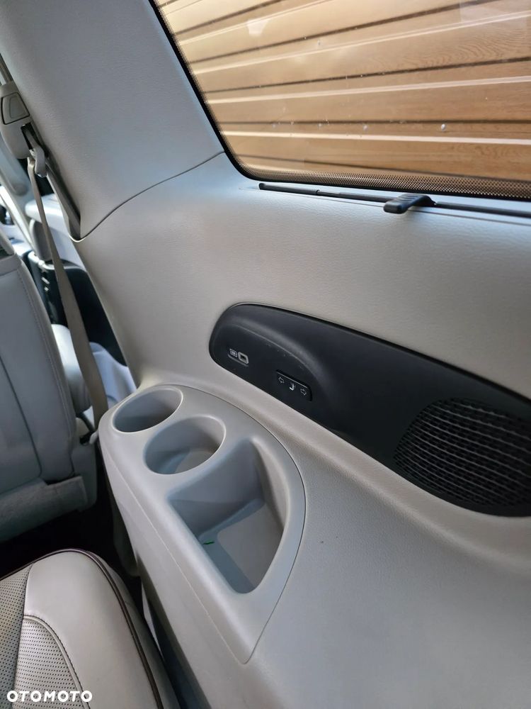 Chrysler Pacifica - 11