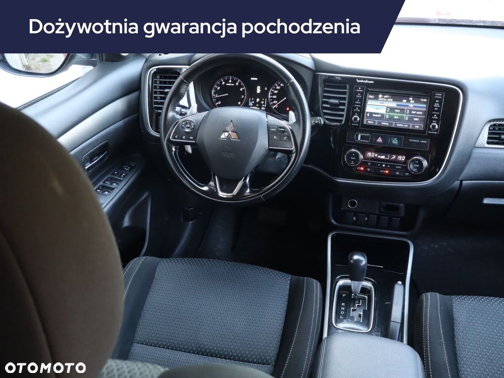 Mitsubishi Outlander - 9