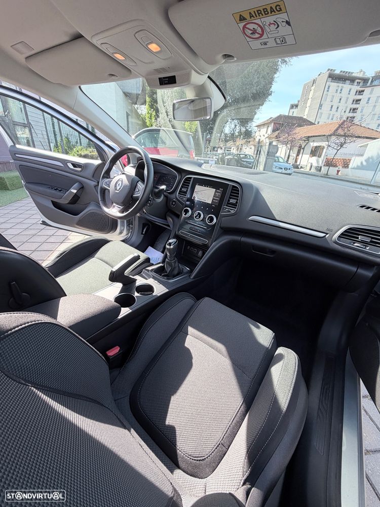 Renault Mégane 1.5 Blue dCi Limited - 16