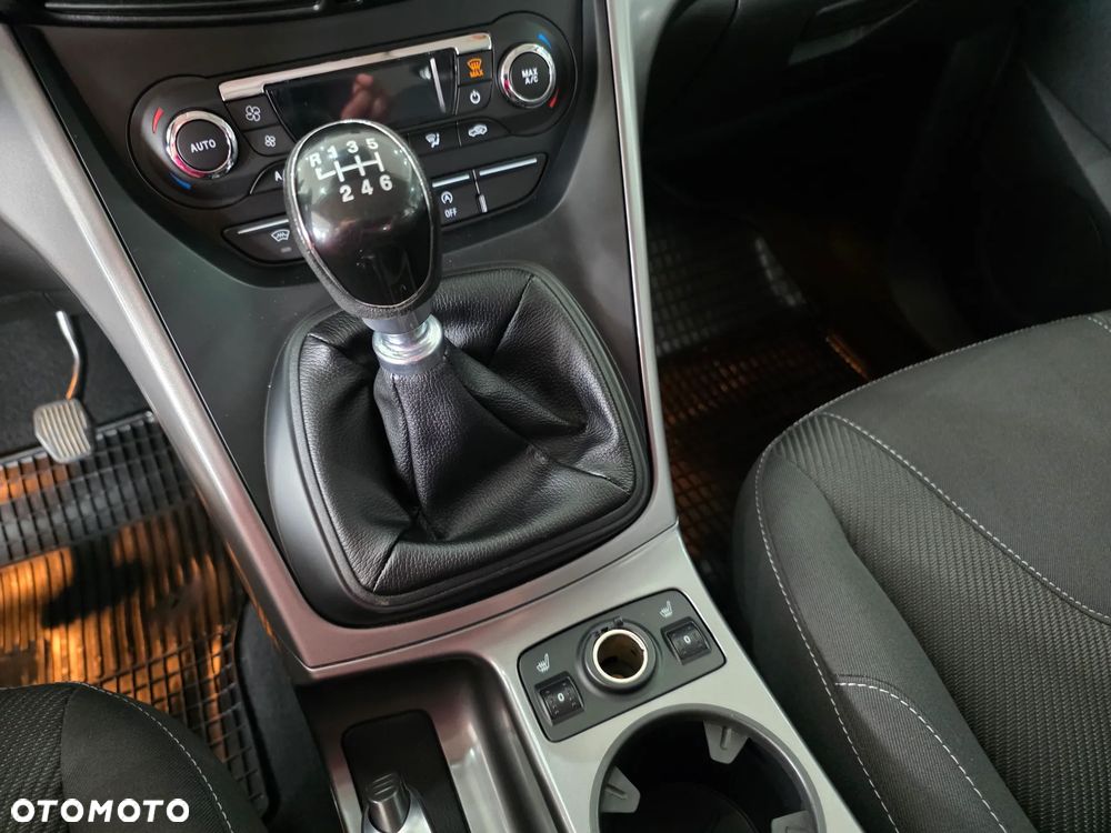 Ford Kuga - 13