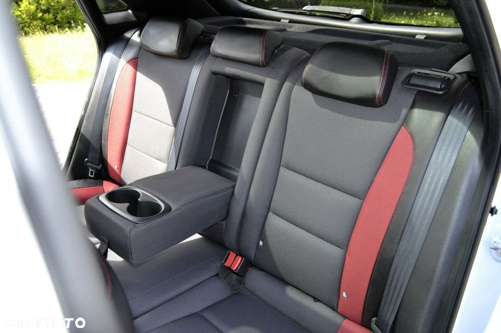 Hyundai i30 1.6 GDI Turbo Luxury - 33