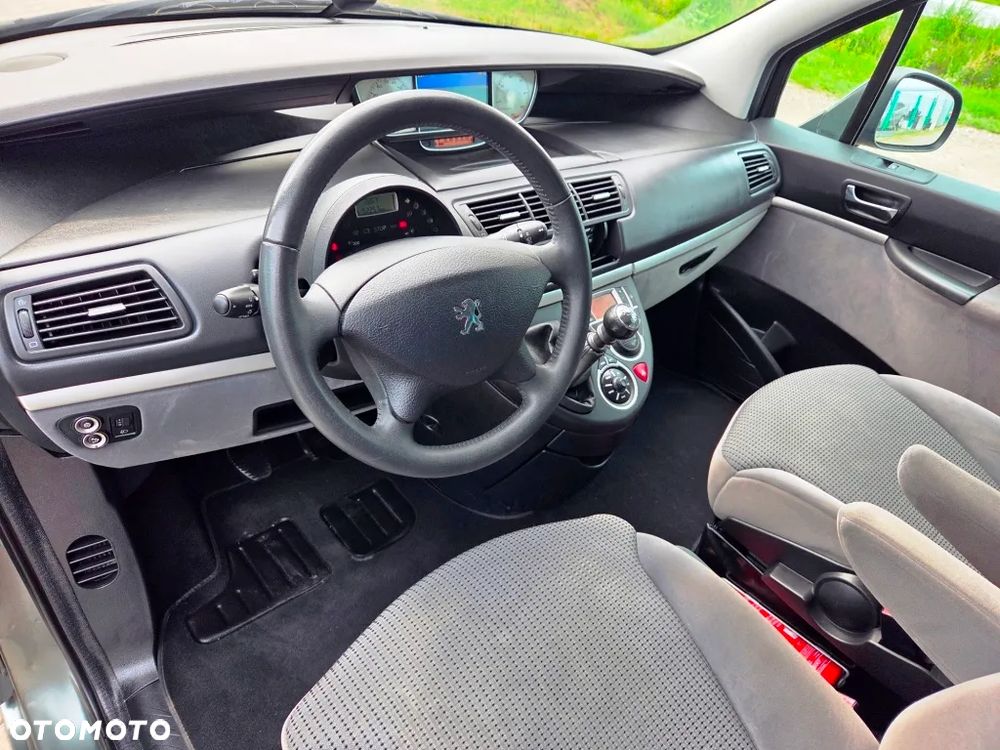Peugeot 807 HDi 135 Premium - 28