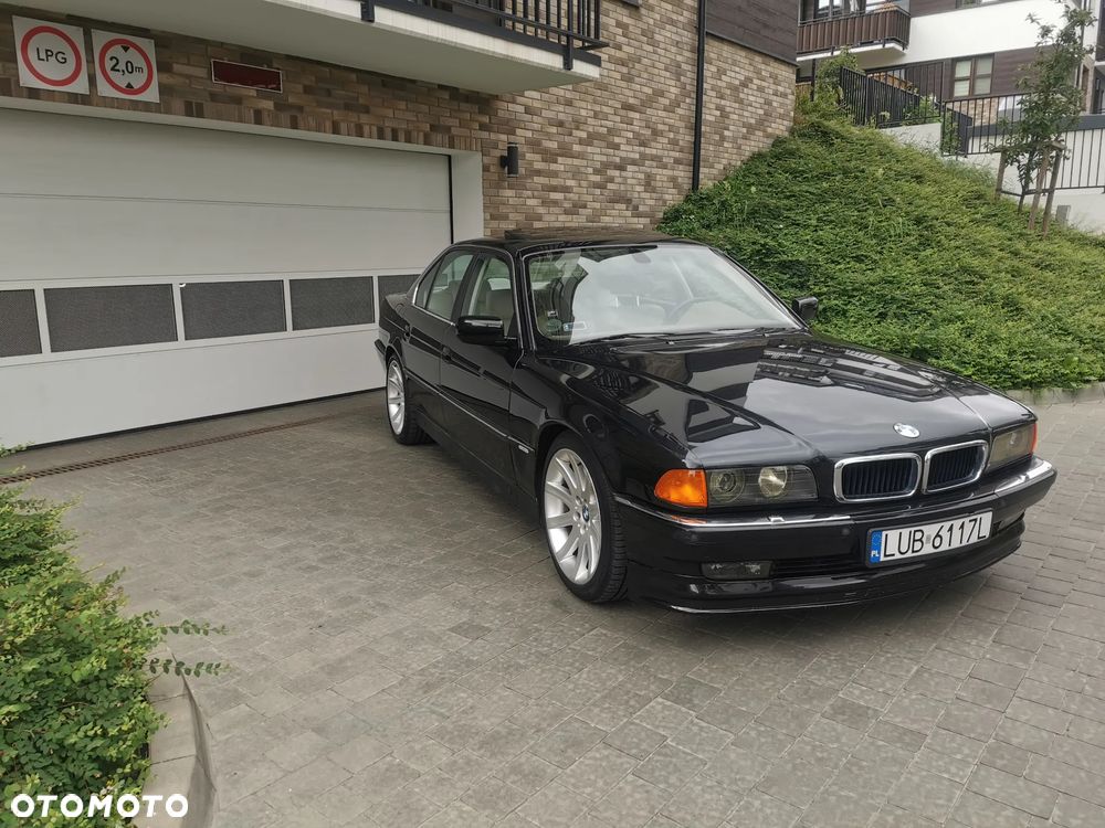 BMW Seria 7 - 1