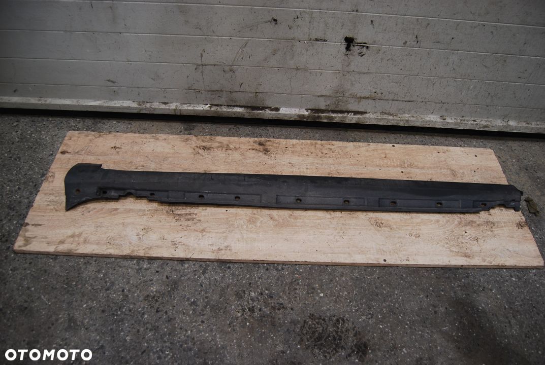 LISTWA PROGOWA PRAWA AUDI A4 B6 B7 KOMBI 8E0853860 - 1