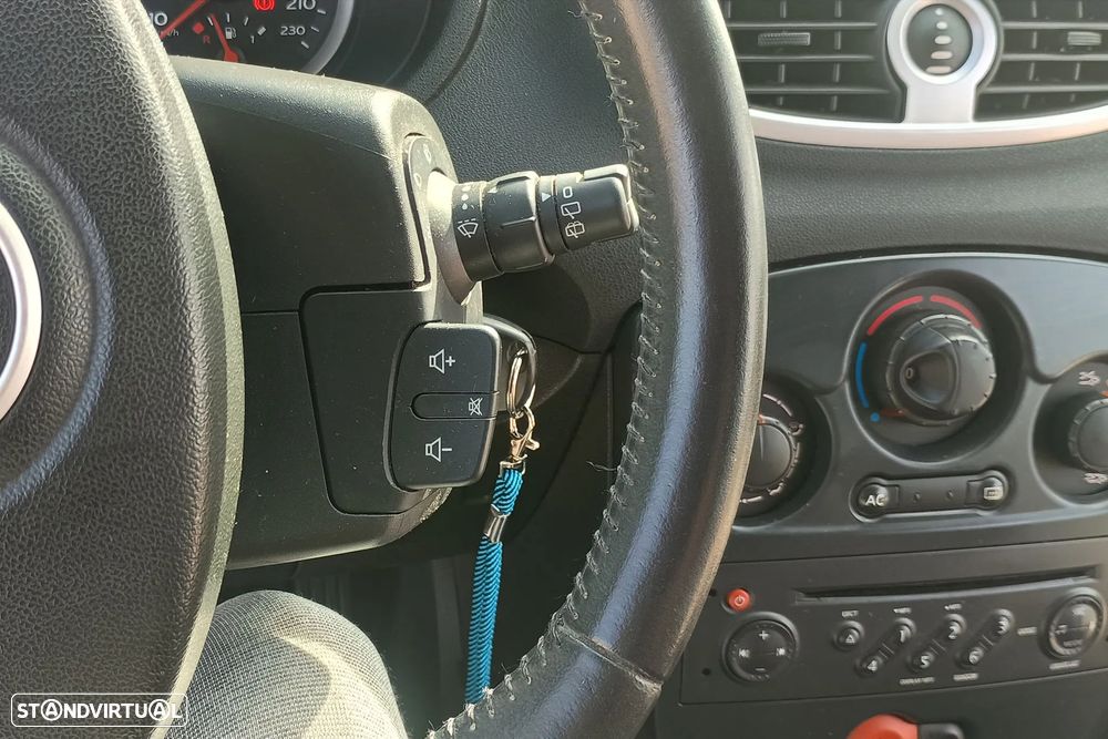 Renault Clio Break 1.2 16V Fairway - 16