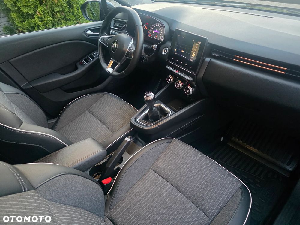 Renault Clio - 28