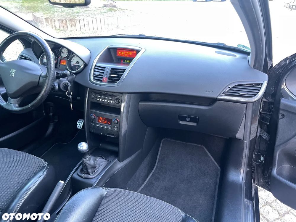 Peugeot 207 150 Turbo Platinum - 12