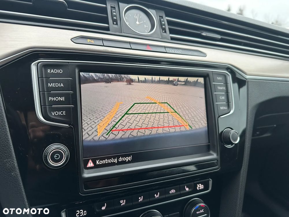 Volkswagen Passat 2.0 TDI BMT Highline - 27