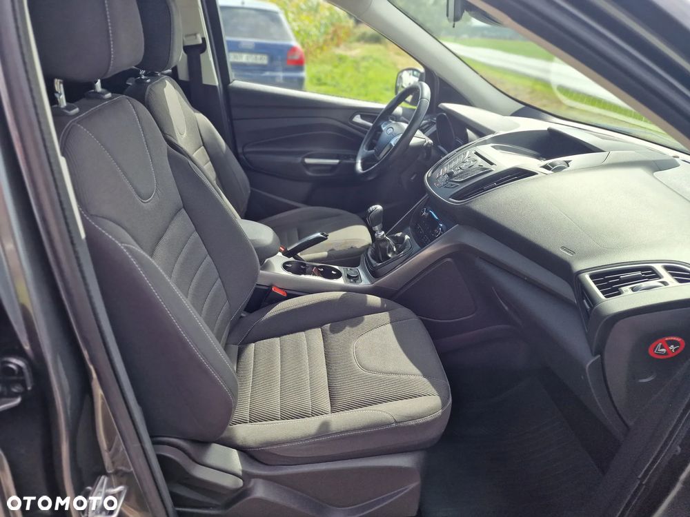Ford Kuga 2.0 TDCi 2x4 Business Edition - 24