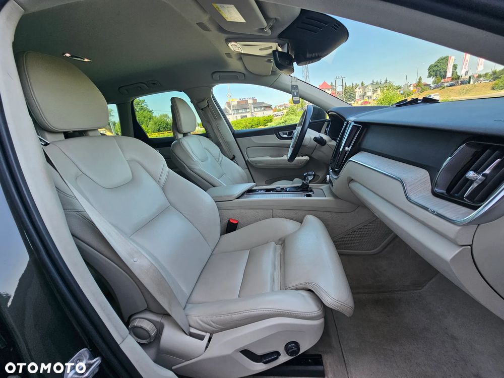 Volvo XC 60 D4 AWD Momentum - 12