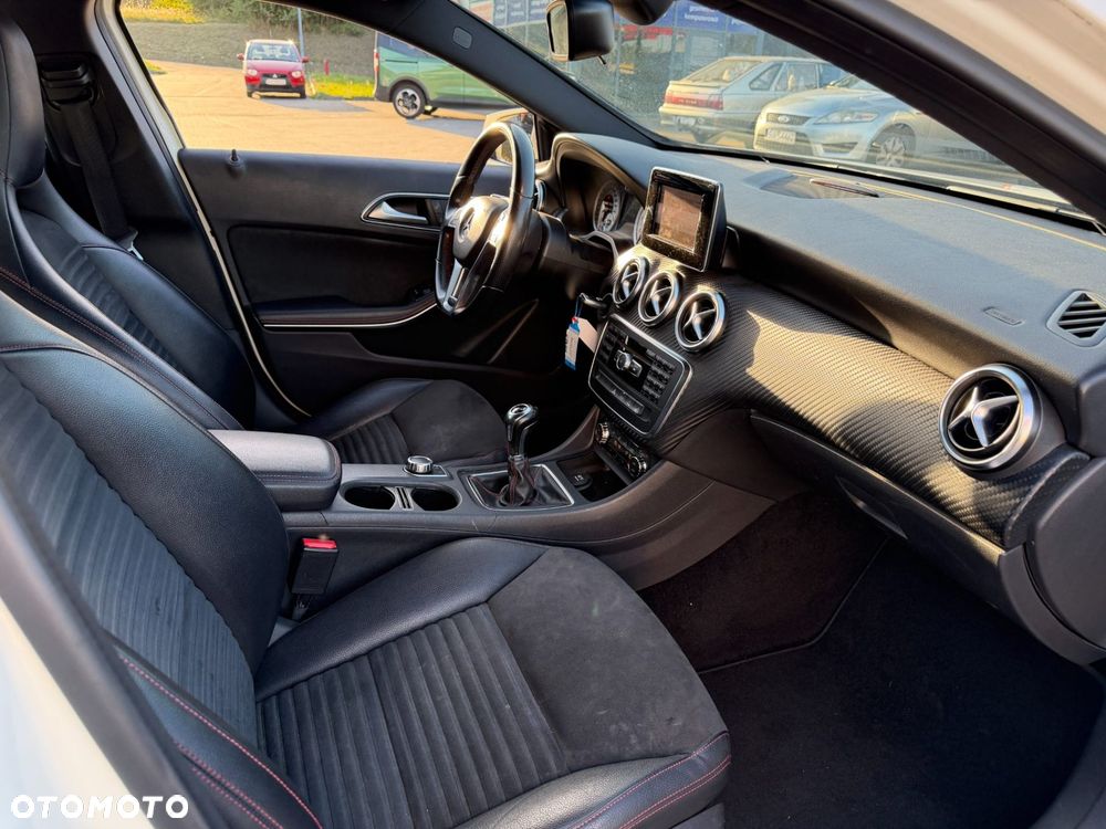 Mercedes-Benz Klasa A 180 AMG Line - 17