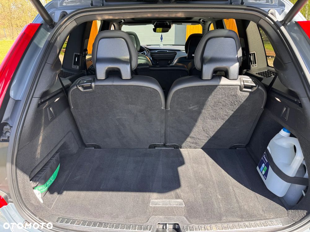 Volvo XC 90 T8 AWD Plug-In Hybrid R-Design 7os - 13