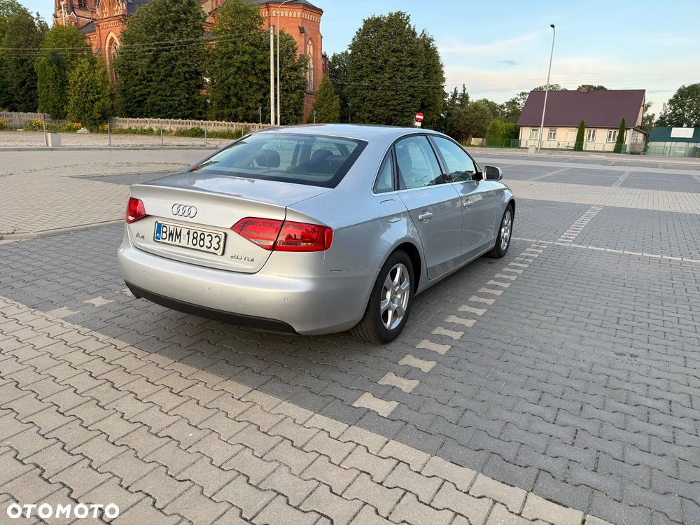 Audi A4 Limousine - 5