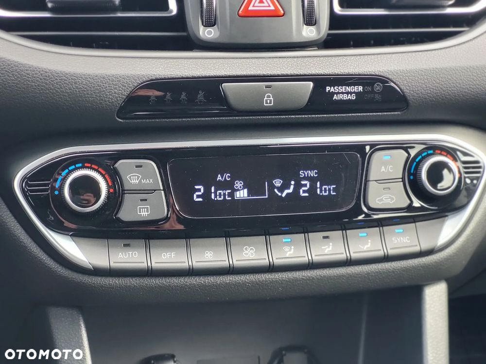 Hyundai i30 1.5 DPI Smart - 16