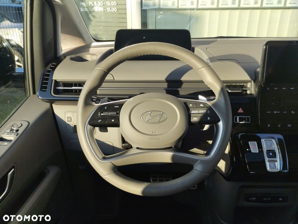 Hyundai Staria 1.6 T-GDI HEV Luxury - 4