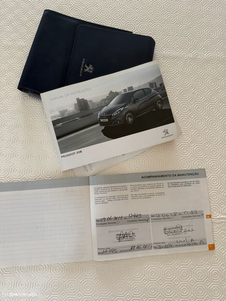 Peugeot 208 1.2 PureTech Style - 32