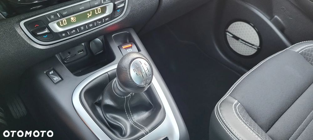 Renault Scenic Energy TCe 130 S&S Xmod Bose Edition - 22