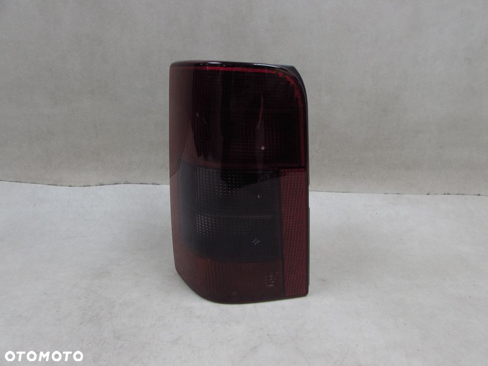 BERLINGO PARTNER 96-02 LAMPA TYL LEWA CIEMNA - 1