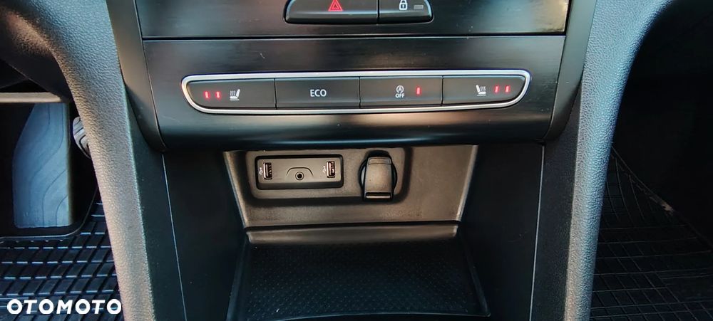 Renault Megane ENERGY TCe 130 Start & Stop Paris Business - 20