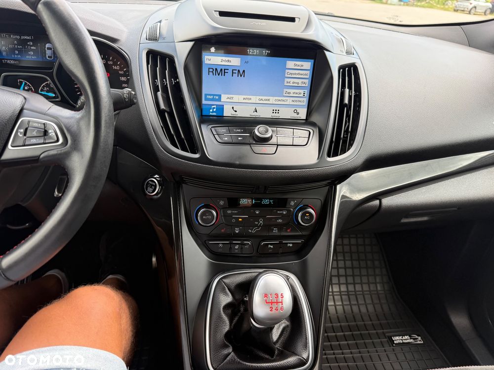 Ford Kuga 2.0 TDCi 4x2 ST-Line - 26