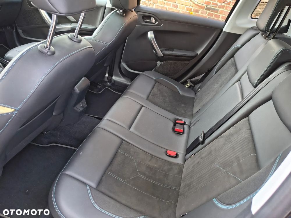 Peugeot 2008 PureTech 110 Stop&Start EAT6 Crossway - 16