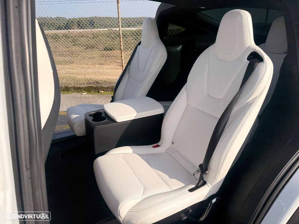 Tesla Model X Performance - 10