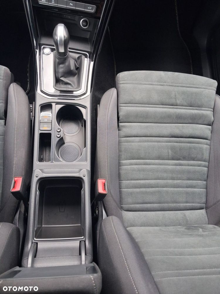 Volkswagen Touran - 25