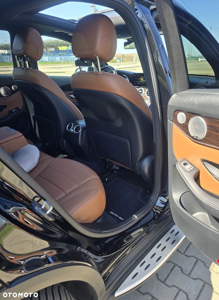 Mercedes-Benz GLC 300 4Matic 9G-TRONIC AMG Line Plus - 12