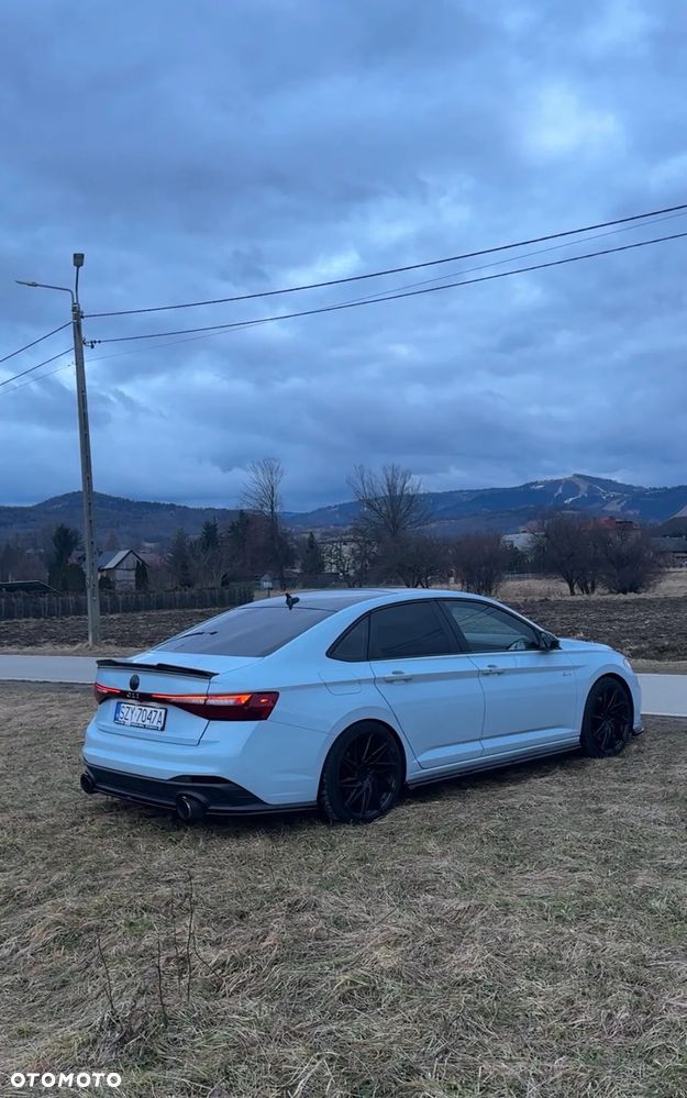 Volkswagen Jetta - 7