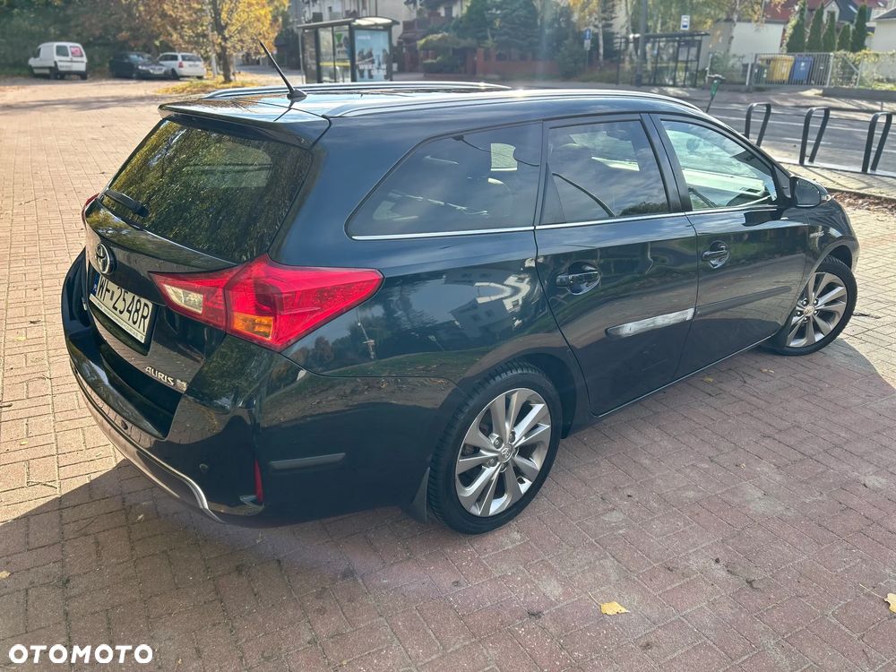 Toyota Auris 2015 photo 5