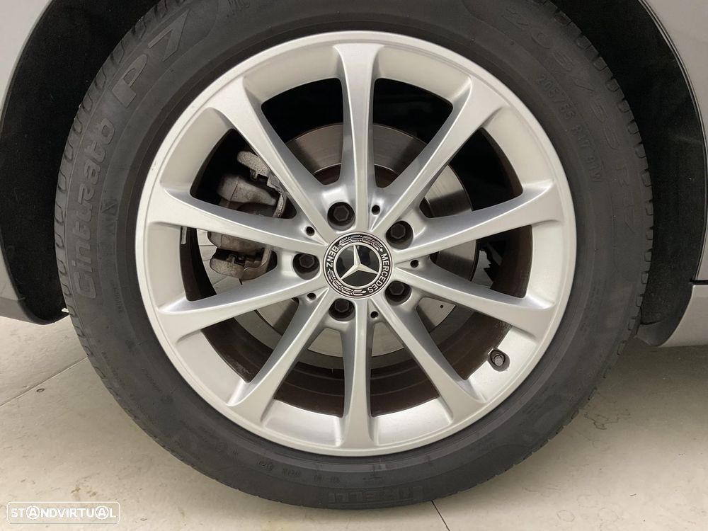 Mercedes-Benz CLA 180 d Shooting Brake Style Plus - 14