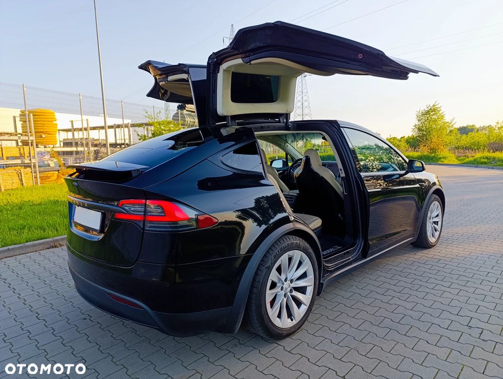 Tesla Model X Performance - 16