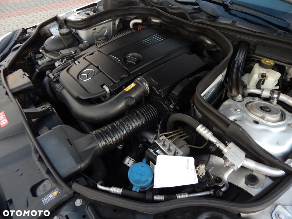 Mercedes-Benz Klasa E 250 BlueEFFICIENCY 7G-TRONIC Elegance - 30
