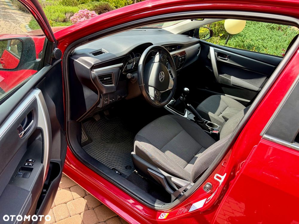 Toyota Corolla 1.6 Premium + - 5