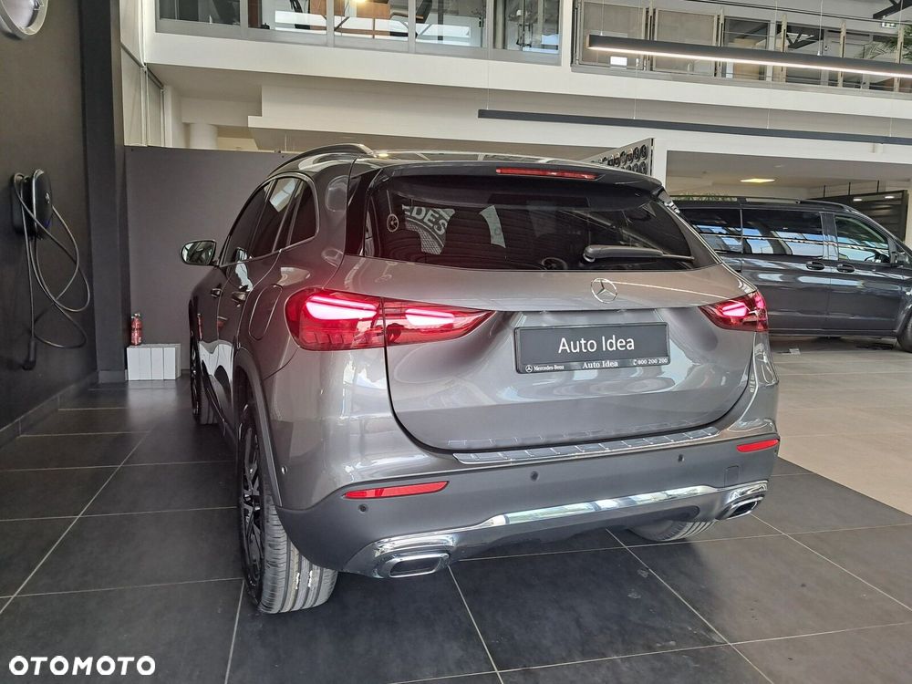 Mercedes-Benz GLA - 21