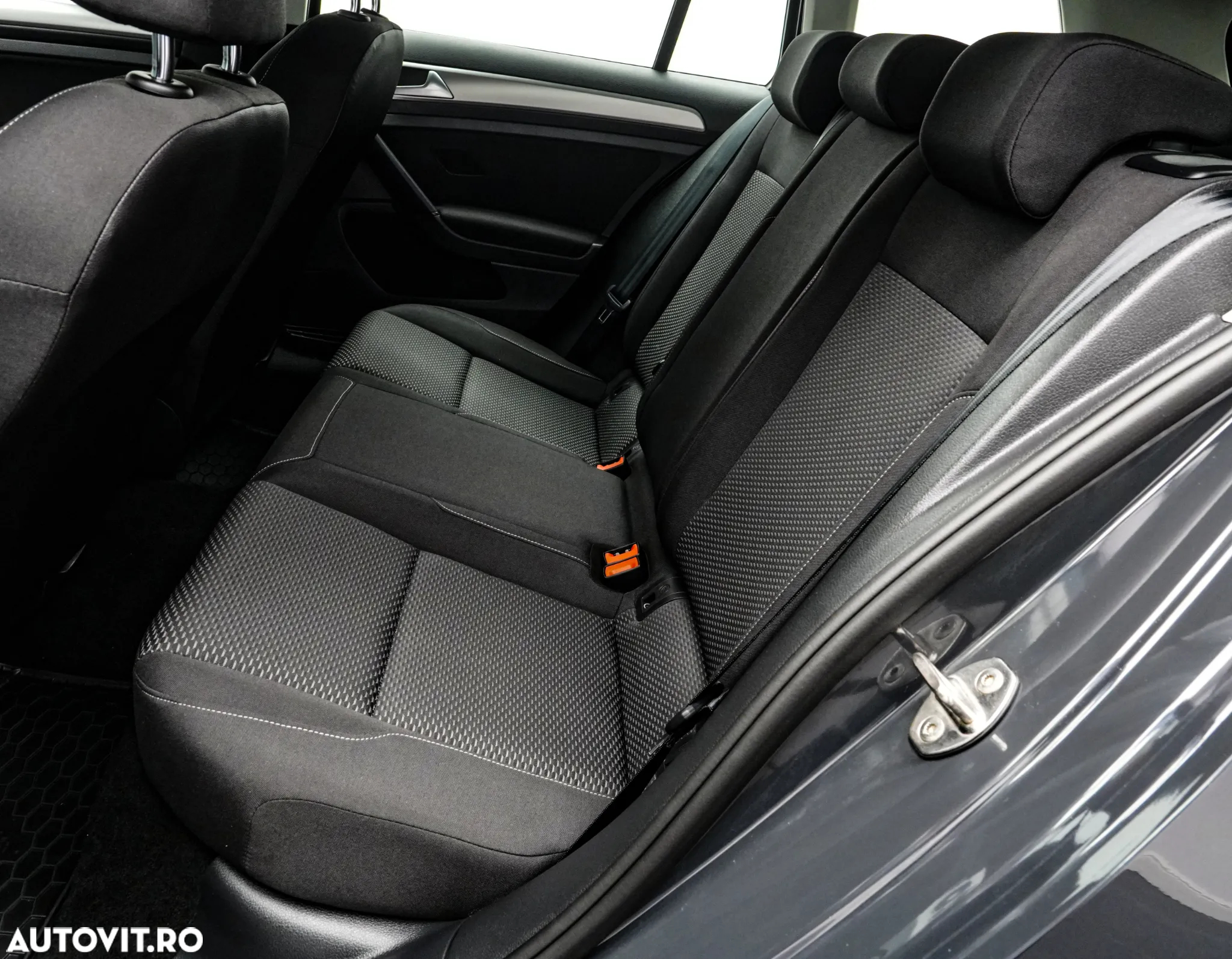 Volkswagen Golf 1.6 TDI Comfortline - 16
