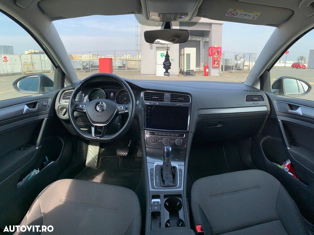 VOLKSWAGEN Golf 2018 — imagine 4