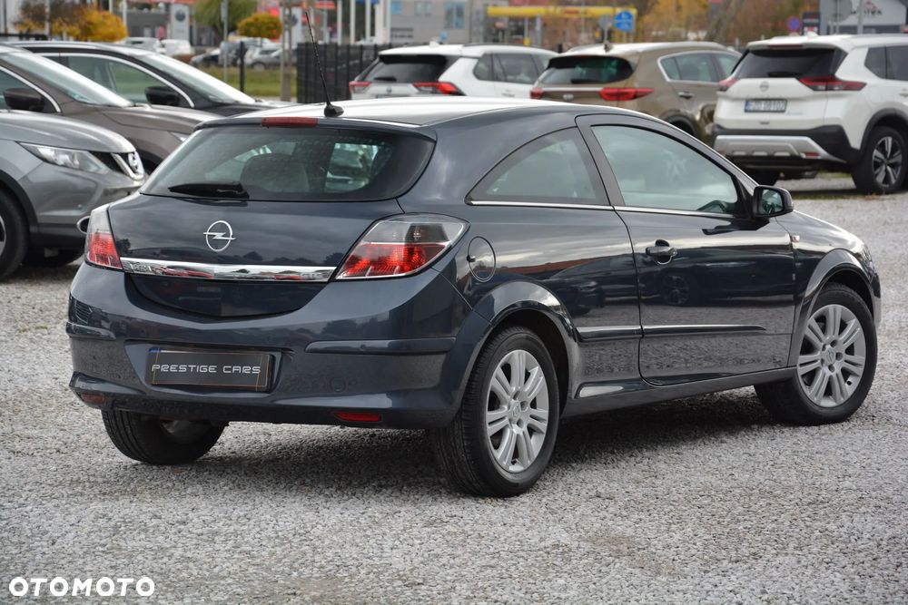 Opel Astra GTC 1.8 - 9