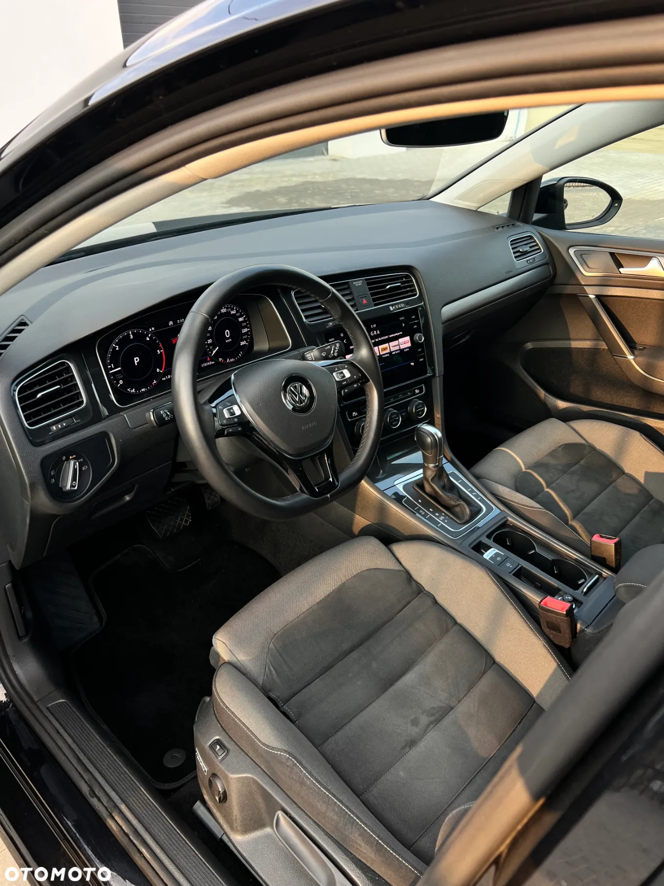 Volkswagen Golf Variant 1.6 TDI (BlueMotion Technology) DSG Comfortline - 11