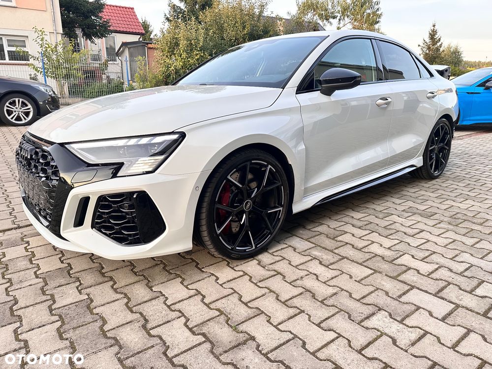 Audi RS3 Limousine - 2