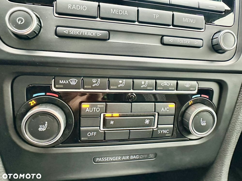 Volkswagen Golf 1.6 TDI Comfortline DSG - 11