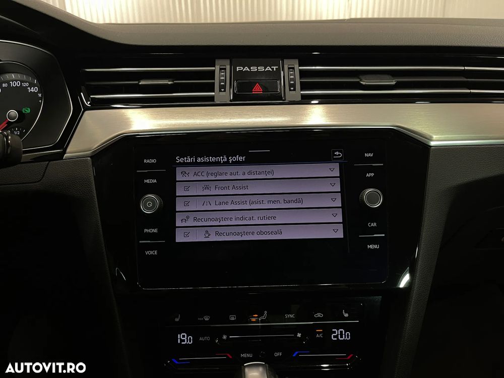 Volkswagen Passat 2.0 TDI DSG Highline - 18