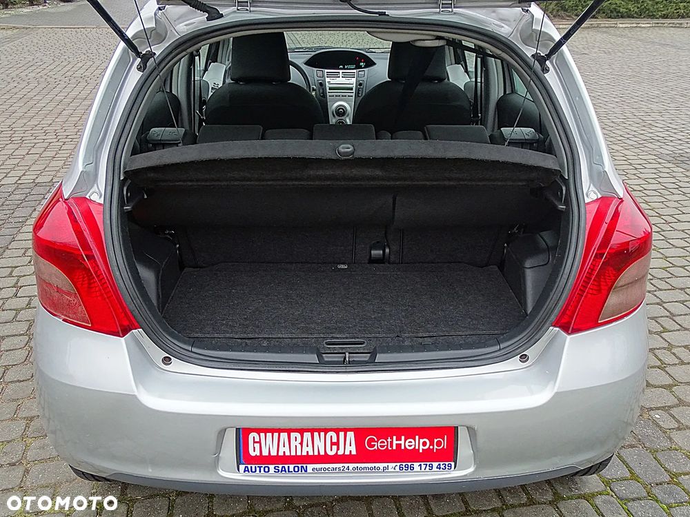 Toyota Yaris 1.3 Luna Premium - 11