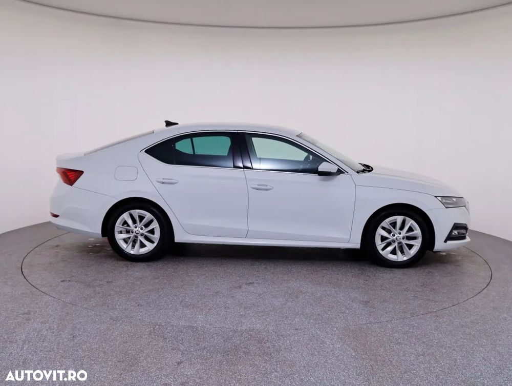 Skoda Octavia 2.0 TDI DSG Style - 4