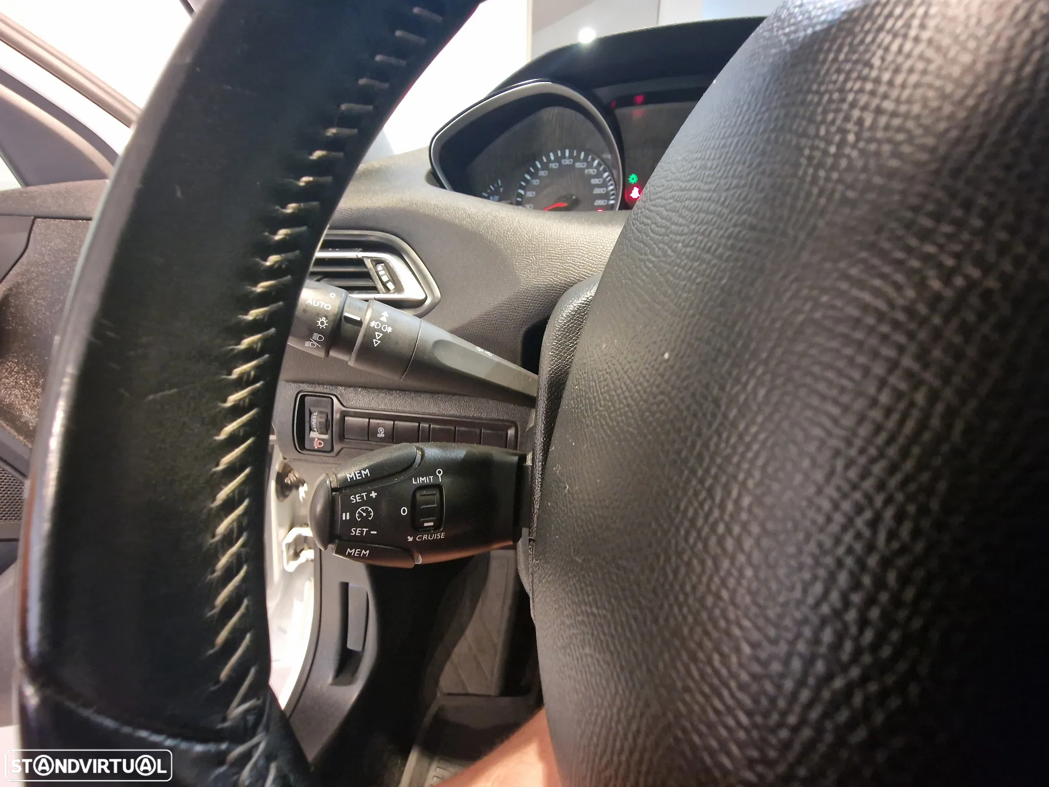 Peugeot 308 SW BlueHDi 100 Stop & Start Business-Line - 26
