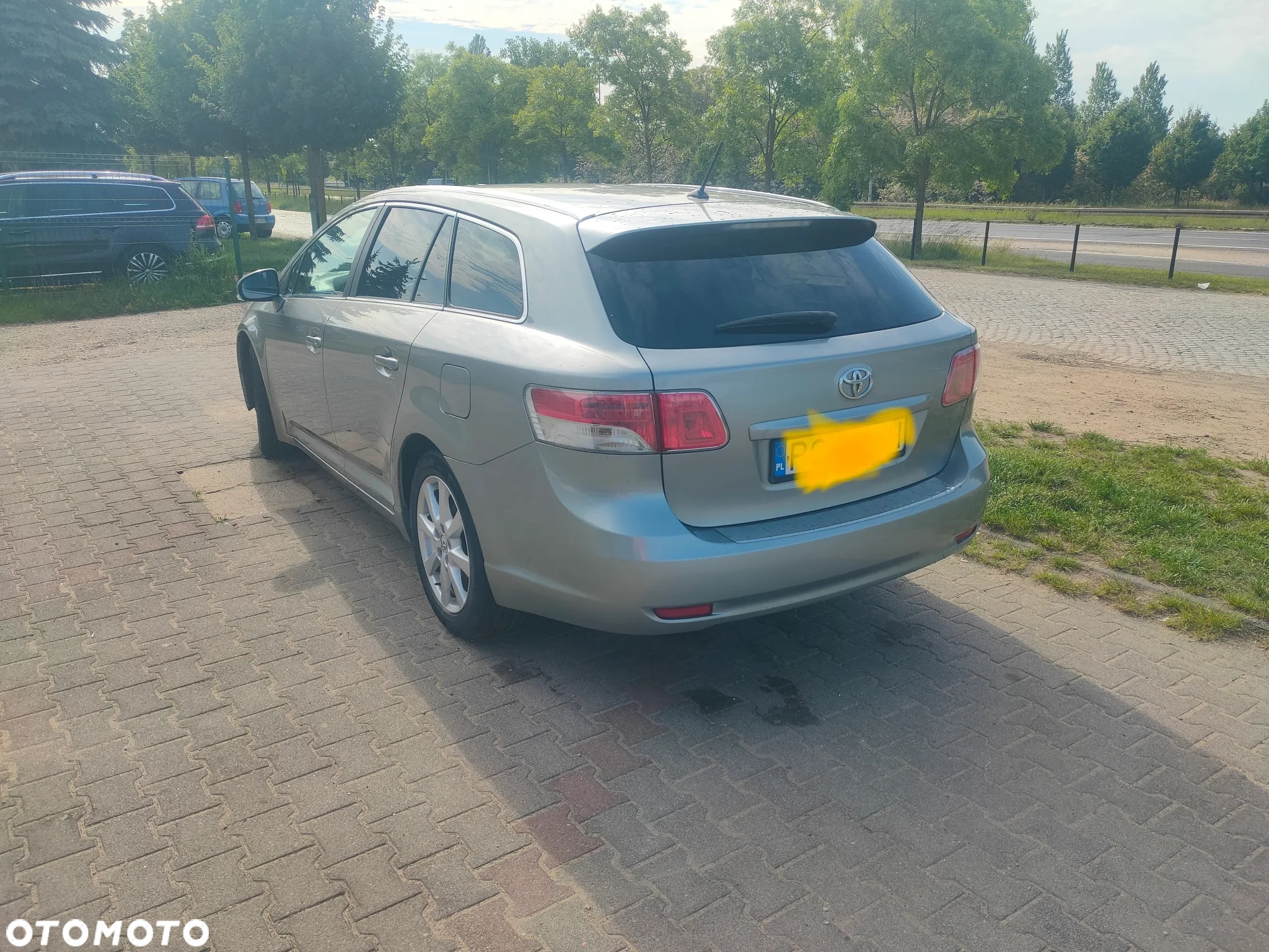 Toyota Avensis 2.0 D-4D Sol Premium - 6