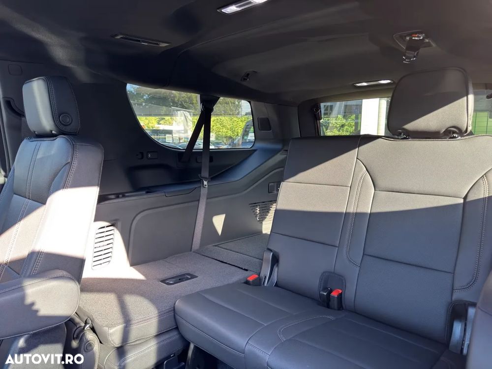 Chevrolet Suburban - 19