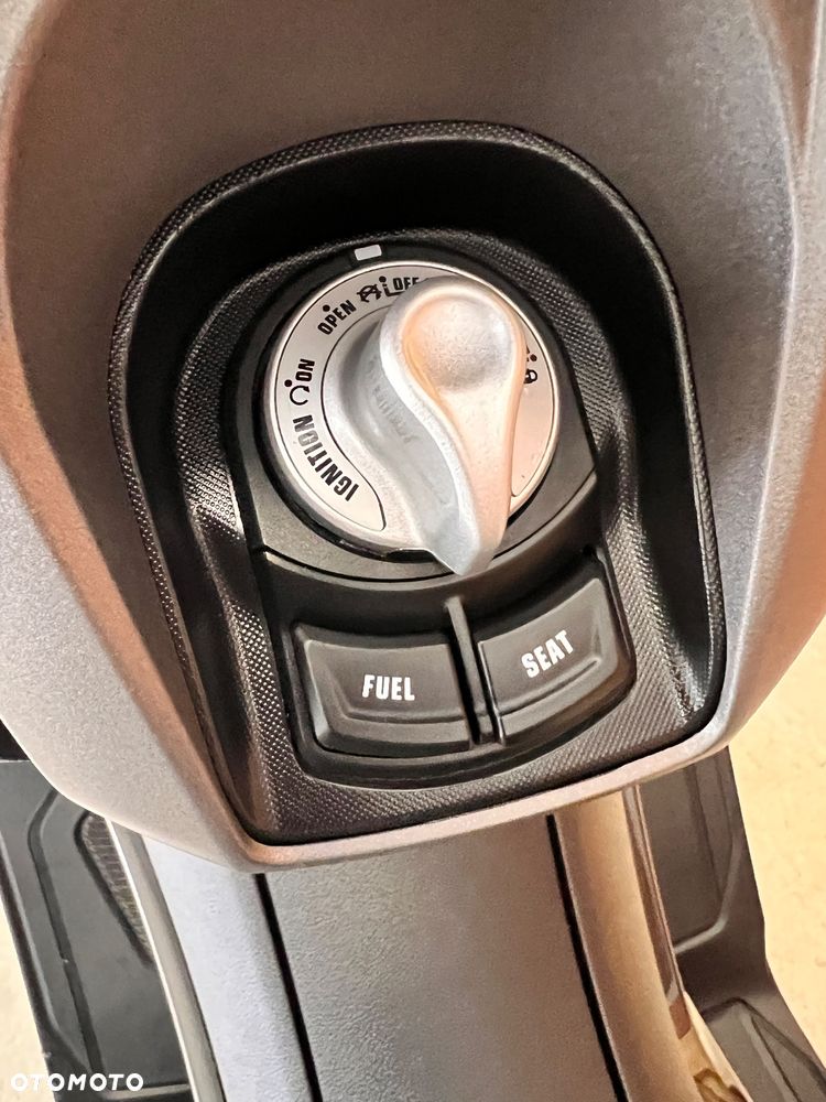Yamaha NMAX - 18