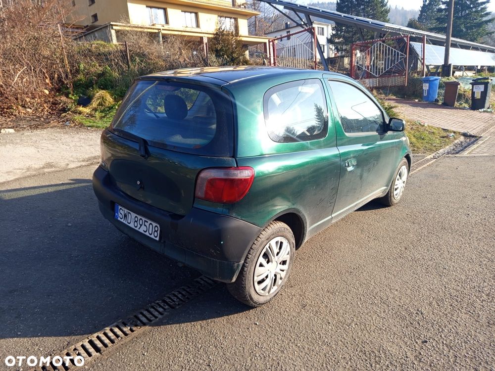 Toyota Yaris - 4