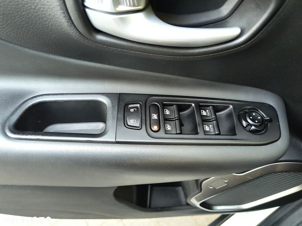 Jeep Renegade - 23